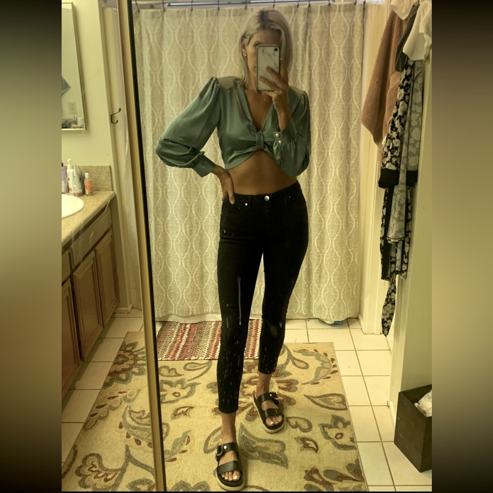 Zara KNOTTED PASTEL GREEN SATIN CROPPED TOP